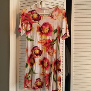 Agnes & Dora swing top